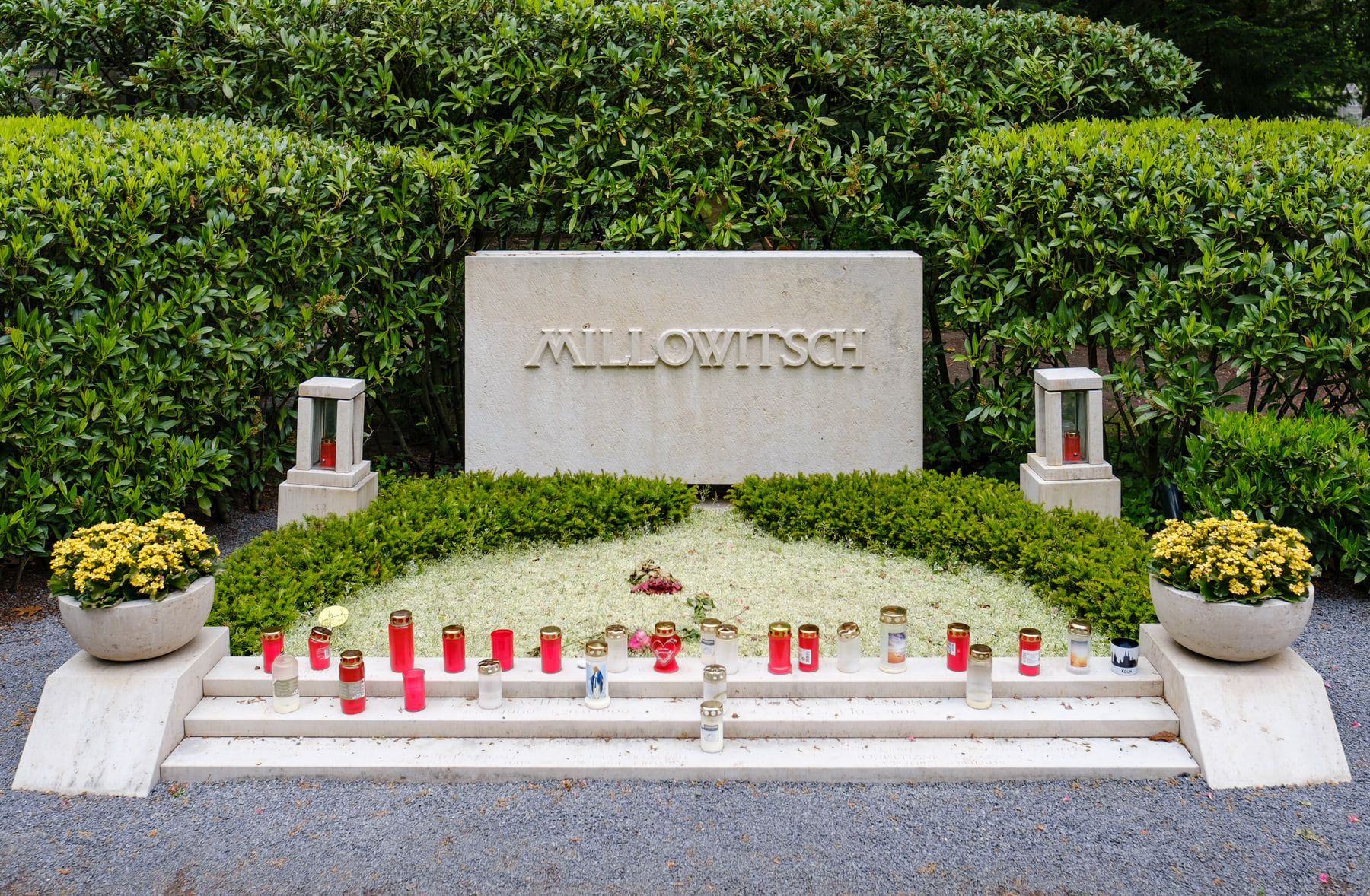 Grabstätte von Willy Millowitsch auf Melaten-Friedhof